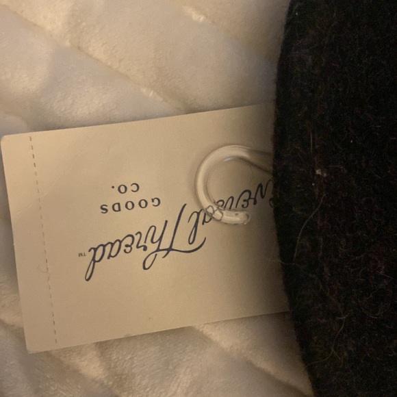 Hat 👒 - Picture 3 of 3